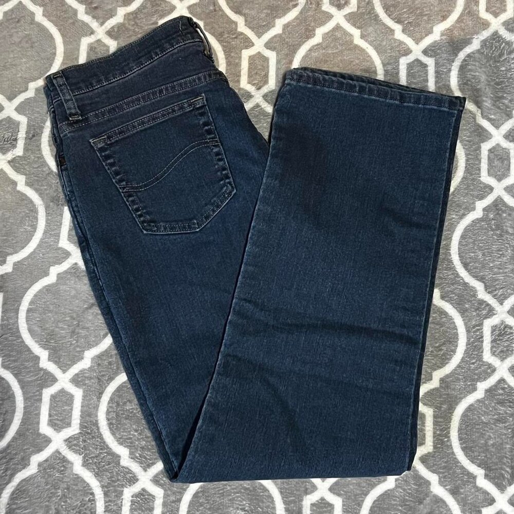 Lee Relaxed Fit at the waist bootcut blue denim jeans. Size 14. Stretchy.